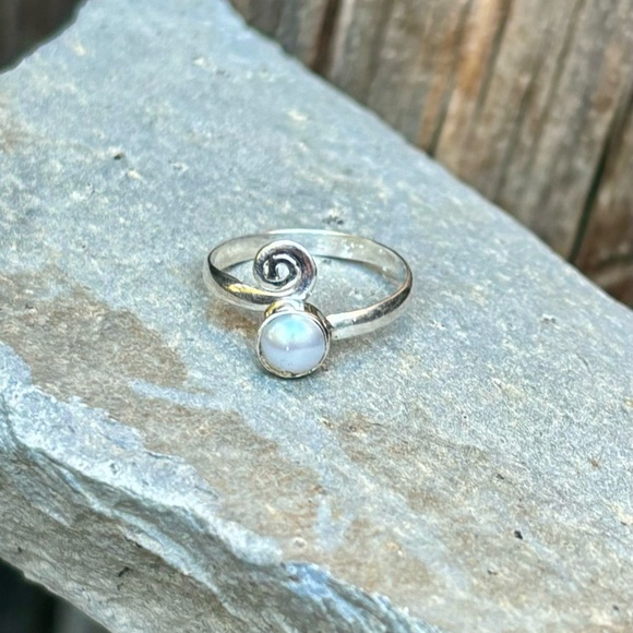 Pearl Ring - Picture 8 of 15
